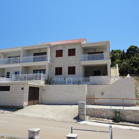 Apartments Aferdita Račišće Bagian luar foto