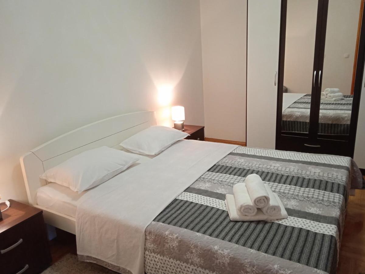 Apartments Aferdita Račišće Bagian luar foto