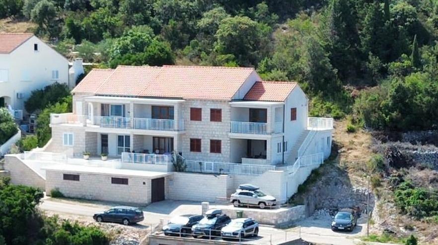 Apartments Aferdita Račišće Bagian luar foto